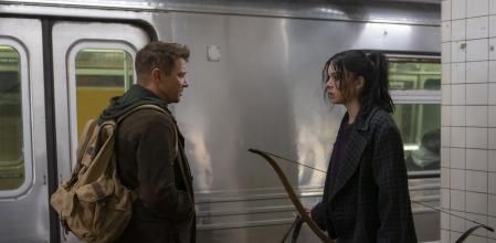 Jeremy Renner y Hailee Steinfeld tienen la química adecuada como mentor y discípula