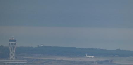Acumulación de sedimentos frente a la costa del Delta del Llobregat tras el paso de la DANA.