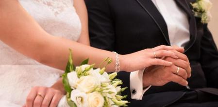 Fue a la boda de su mejor amigo como testigo y acabó casado con la novia