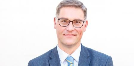 Magnus MacFarlane-Barrow lleva décadas combatiendo el hambre a través de su fundación, Mary's Meals, y asegura que nada sería posible sin los voluntarios