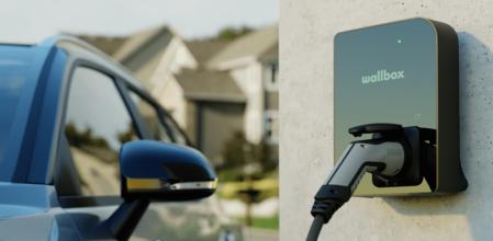 Los coches híbridos enchufables combinan un motor de combustión interna con un motor eléctrico