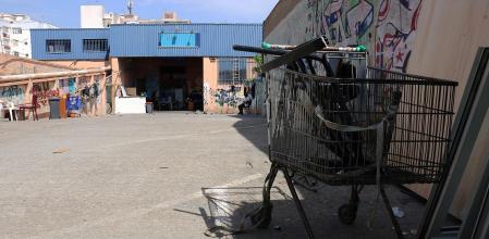 Entrada a la nave de la calle Progrés de Badalona