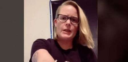 La mujer contó que el hombre dibujó líneas de manera errática