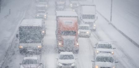 Conducción de una tormenta de nieve