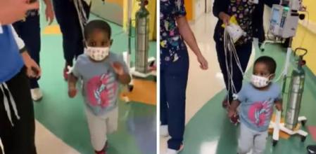 La alegría de este niño de camino a recibir un trasplante de corazón ha enamorado a las redes