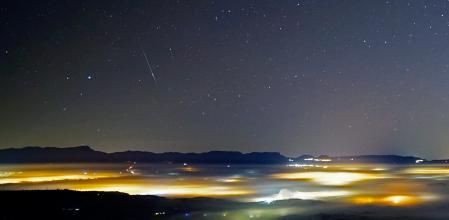 Lluvia de gemínidas sobre la Plana de Vic.