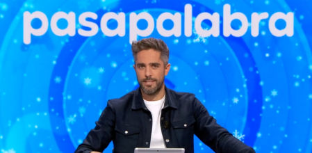 La complicidad entre Roberto Leal y Orestes hizo reír a los presentes en el plató de 'Pasapalabra'