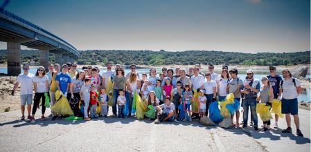 Las acciones del proyecto Libera cuentan con un número creciente de participantes, en la lucha contra la basuraleza  .