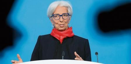 FRANKFURT AM MAIN, GERMANY - DECEMBER 16: European Central Bank (ECB) President Christine Lagarde speaks during a press conference following the meeting of the Governing Council of the European Central Bank on December 16, 2021 in Frankfurt am Main, Germany. The ECB announced to continue its unprecedented monetary policy support for the euro zone economy into 2022. (Photo by Ronald Wittek - Pool/Getty Images)