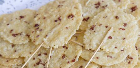 Piruletas de parmesano