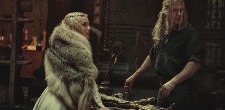 La segunda temporada tuvo un rodaje accidentado: parones por la covid y por una lesión de Henry Cavill mientras rodaba.