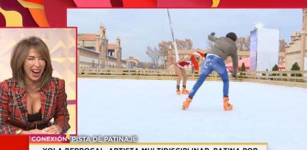 María Patiño sufre un ataque de risa al ver la caída en directo de uno de sus reporteros