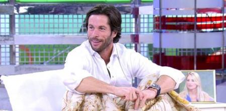 Canales Rivera en una cama en 'Sálvame'