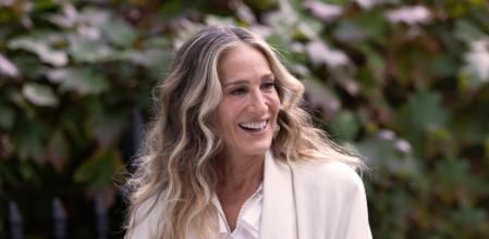 Carrie Bradshaw (Sarah Jessica Parker) durante el rodaje de 'And Just Like That...'