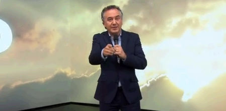 Roberto Brasero y su rap al estilo 'Saber y Ganar'