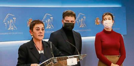 Rueda de Prensa de ERC i Bildu en el Congreso de los Diputados Gabriel Rufian Mertxe Aizpurua Carolina Telechea Oskar Matute