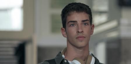 Manu Ríos, de Élite a La edad de la ira.