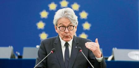 European Internal Market Commissioner Thierry Breton delivers his speech during a debate on the Digital Markets Act (DMA) at the European Parliament in Strasbourg, France December 14, 2021. Jean-Francois Badias/Pool via REUTERS