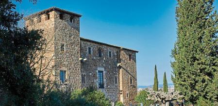 La alcaldesa, Mireia Ingla, formalizo la compra por parte del Ayuntamiento de la finca y la masía de la Torre Negra. Visita a la Masia.