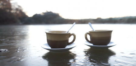 Café sobre hielo en el Ter.