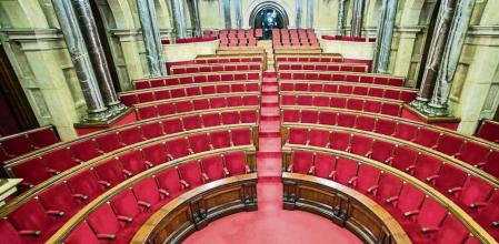 El Tribunal Superior de Justícia de Catalunya (TSJC) sugirió suprimir, no en una, si no en dos ocasiones las licencias de edad aplicadas a los trabajadores del Parlament que les permitían dejar de trabajar y cobrar su sueldo íntegro a partir de los sesenta años.