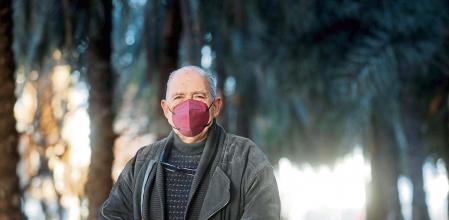 GRAFCVA2139. VALENCIA, 16/01/2022.- El anciano valenciano de 78 años que ha recogido cerca de 165.000 firmas por la