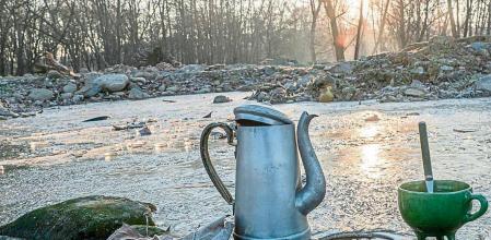 Café sobre hielo en el río Ter.