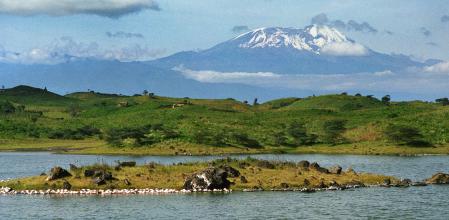 Parque nacional Arusha, con el Kilimanjaro al fondo
