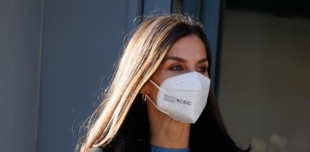 La reina Letizia llega a la sede de la Asociación Española Contra el Cáncer (AECC) en Madrid