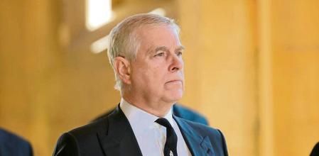 El príncipe Andrew, duque de York, durante el funeral del duque de Edimburgo en Berkshire.