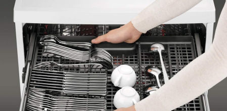 Bandeja para cubiertos.