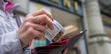 El boleto que el sintecho recibió la noche de reyes fue premiado con 35.000 euros