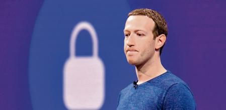 (FILES) In this file photo taken on May 01, 2018 Facebook CEO Mark Zuckerberg speaks during the annual F8 summit at the San Jose McEnery Convention Center in San Jose, California. - Shares of Facebook parent Meta plunged 24 percent in opening trading February 3, 2022, weighing on the Nasdaq and threatening the stock market's four-day winning streak. (Photo by JOSH EDELSON / AFP)