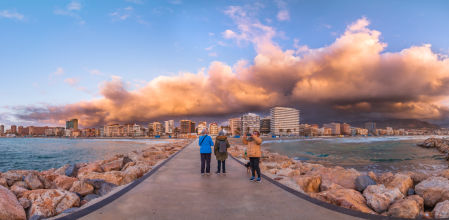 Fuengirola bajo las nubes.