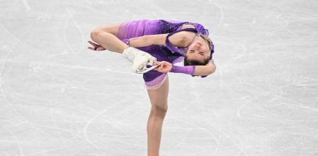 Kamila Valieva, en acción durante los entrenamientos de patinaje artístico sobre hielo