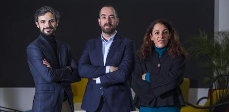 Gerard Caelles, director de negocio, y los fundadores Miquel Vila-Perelló y Silvia Frutos