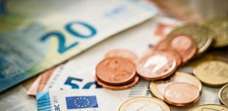 Billetes y monedas de euro, en una imagen de recurso