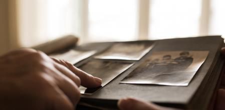 Fueron los escribanos los que comenzaron a poner apellidos a las personas para diferenciarlas