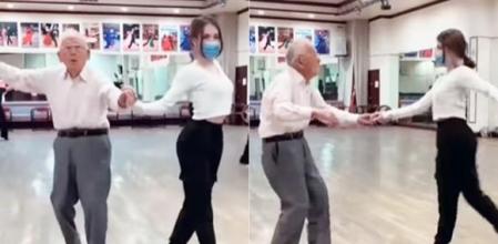Un anciano de 96 años demuestra su talento en la pista de baile con una joven y arrasa en redes