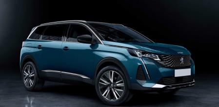El Peugeot 5008 es un SUV grande de corte familiar que pertenece al segmento D y en él pueden viajar hasta siete personas
