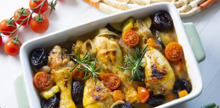 Pollo al horno con ciruelas