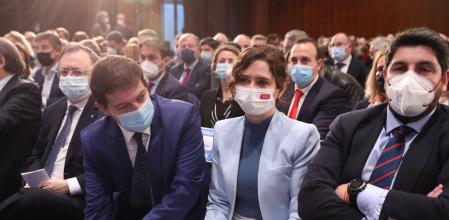 la presidenta de la Comunidad de Madrid, Isabel Díaz Ayuso, junto a los presidentes de castilla y León, Fernández Mañueco, y el de Murcia. López Miras
