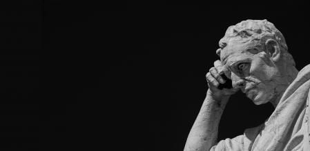 Estatua del hombre pensativo