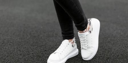 Mantener tus tenis blancas, es posible