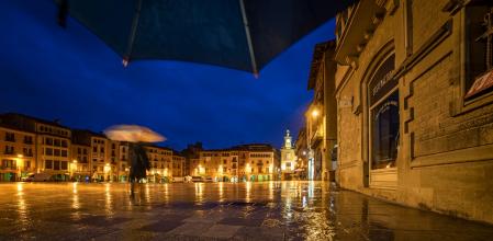 Día de lluvia en el mercado de Vic.