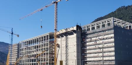 Estado actual de las obras de Epizen, que será el mayor centro comercial del principado y cuya apertura está prevista para este verano