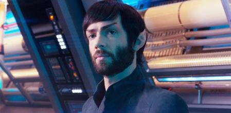 Ethan Peck, el Spock de la franquicia televisiva actual que sigue el canon de la original.