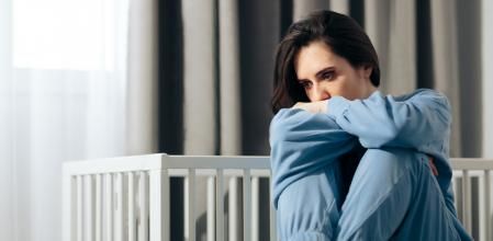 Mujer madre perdida bebe aborto