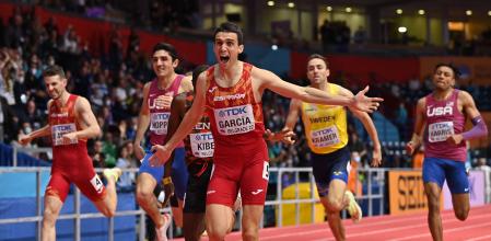 Mariano García, por delante de sus rivales (con Álvaro de Arriba al fondo de la imagen), ayer