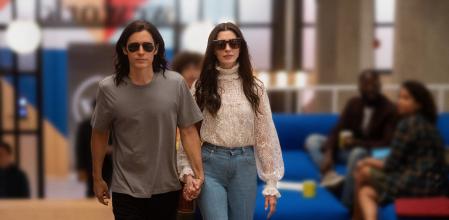 Jared Leto y Anne Hathaway son Adam y Rebekah Neumann en 'WeCrashed'.